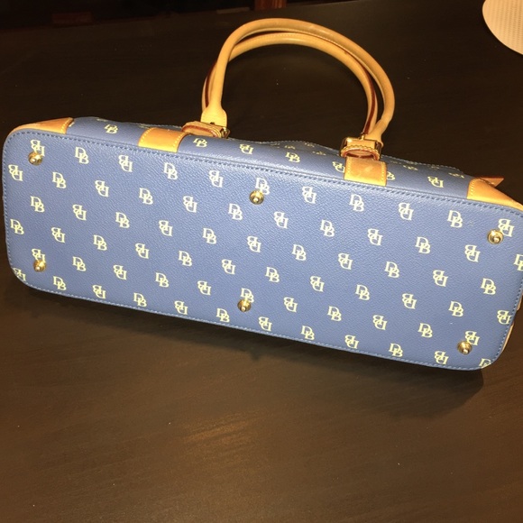 Dooney & Bourke Bags - Dooney & Bourke satchel Dooney & Bourke Bags - Dooney & Bourke satchel