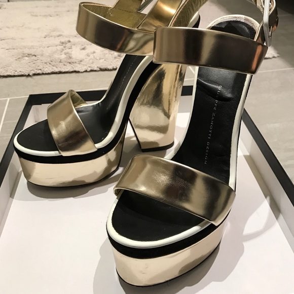 Limited Color Giuseppe Zanotti Gold Platform Wedge - Picture 1 of 4