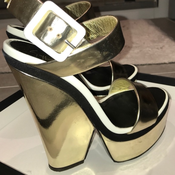 Limited Color Giuseppe Zanotti Gold Platform Wedge - Picture 2 of 4