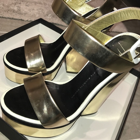 Limited Color Giuseppe Zanotti Gold Platform Wedge - Picture 4 of 4