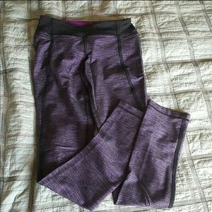 Lulumelon size 6 purple legging