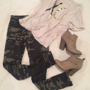 Camo skinny jeans with ankle zip
