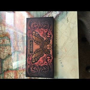 Kay Von D Monarch palette