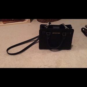 Black Michael Kors Crossbody