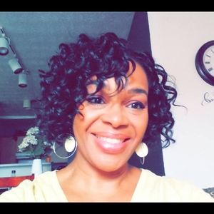 Meet your Posher, Elicia