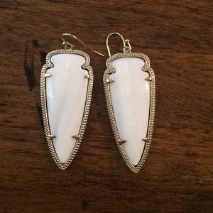 Kendra Scott Skylar Earrings in White Pearl
