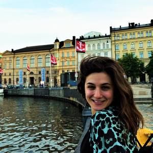 Meet your Posher, Deena