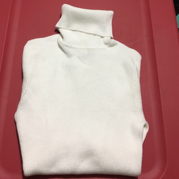 White long sleeve turtleneck