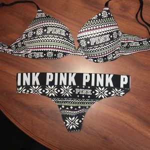 VS PINK BRA AND PANTIE CHRISTMAS SET🎅🏻