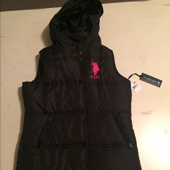 Black puffy vest