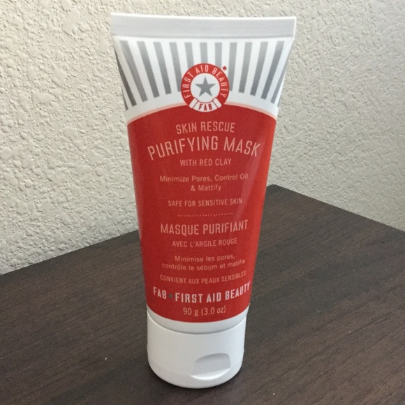 Purifying mask with red clay