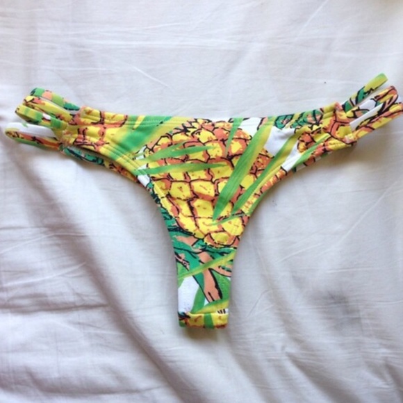 Midori pineapple bottoms