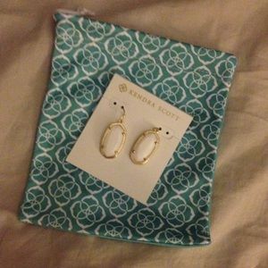 Meet your Posher, Bella