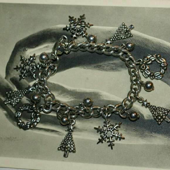 Christmas Charm Bracelet Snowflakes! Xmas Trees! - Picture 4 of 4