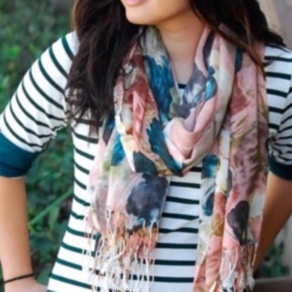 Tops - Large - XL striped 3/4 sleeve top