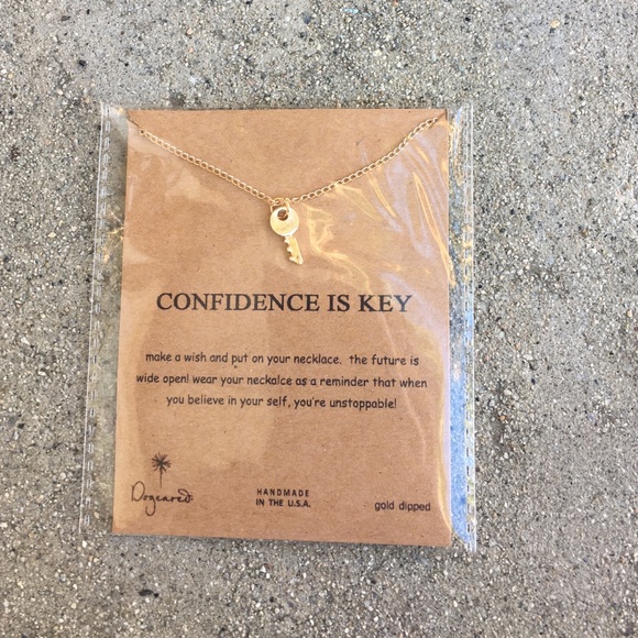 Beautiful gold key necklace