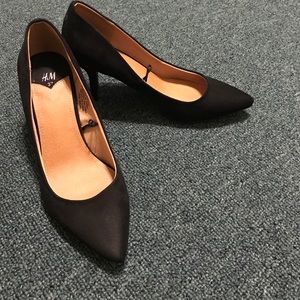 H&M low heels! 👠 Like new! Worn once!