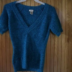 Short sleeve sweater