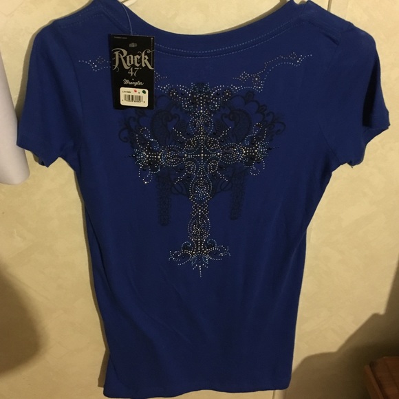 Shirt - Picture 3 of 4