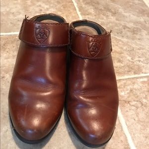 ⭕️FLASH SALE⭕️ARIAT women's Clogs size 9 - vintage