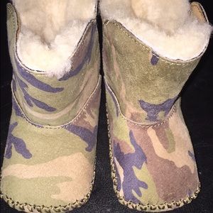 Army fatigue Uggs like new worn 3 times