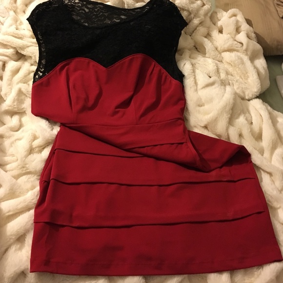 Dress - Picture 3 of 4