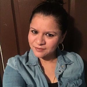 Meet your Posher, Juana