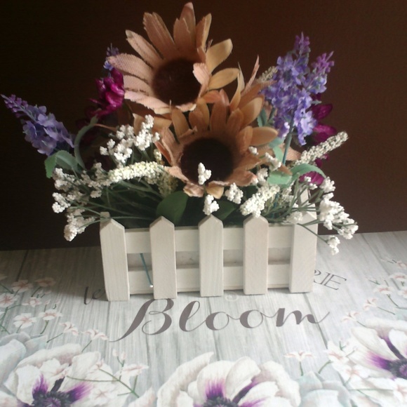 Meet your Posher, Rosemary 8> ) **LETS BUNDLE** - Picture 2 of 3