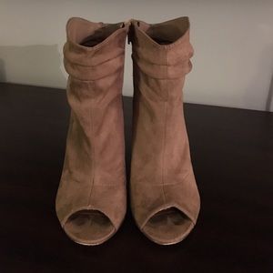 Taupe Indigo Rd. Ispark Bootie. Size 8.