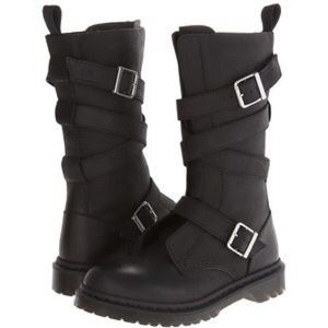 Dr. Martens (Lauren) buckle up