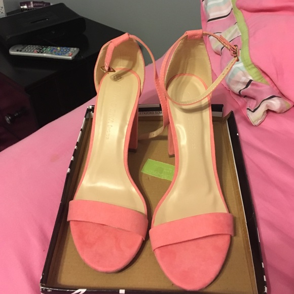 Blush pink, ankle strap chunky heel - Picture 4 of 4