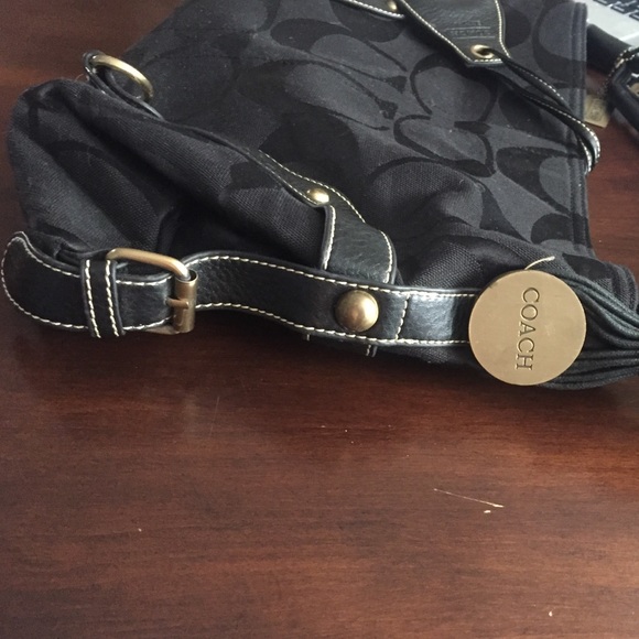 Coach purse - Picture 2 of 4