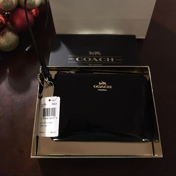 Coach Wristlet *Special Price Tonite Only*