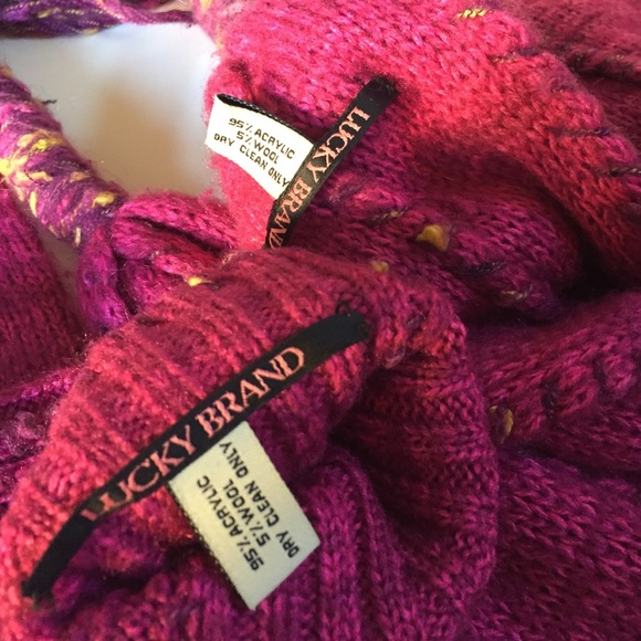 Lucky Brand scarf and gloves set in hot pink - Picture 4 of 4