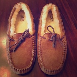 New w/o tags authentic UGG slippers