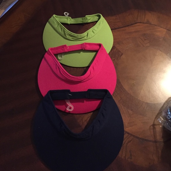 Golf hats - Picture 1 of 3