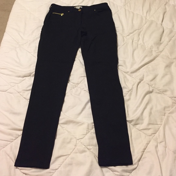 Black skinny pants