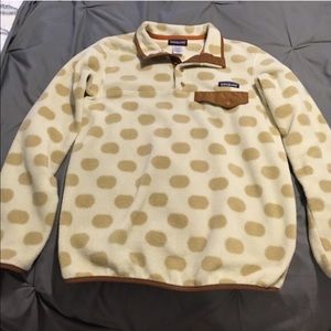 Polka dot Patagonia synchilla sz M