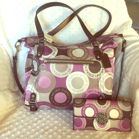 BRAND NEW! Signature satchel and matching wallet