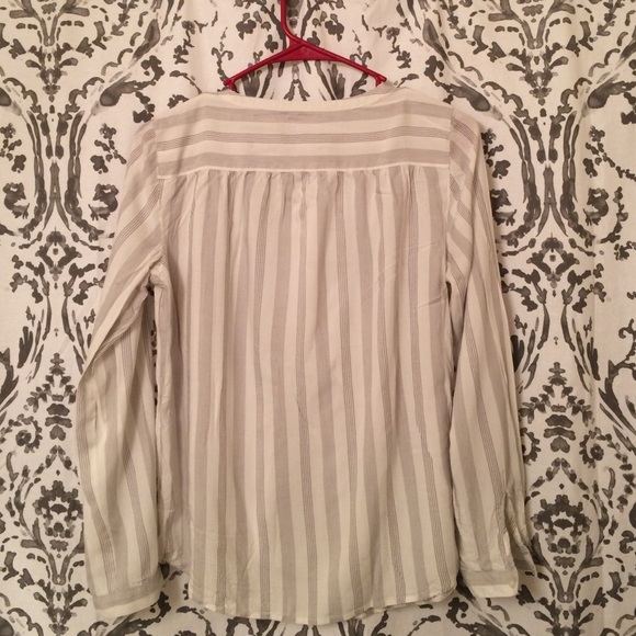 SOLD Loft Blouse SP - Picture 4 of 4