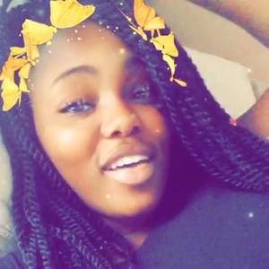 Meet your Posher, Kayla