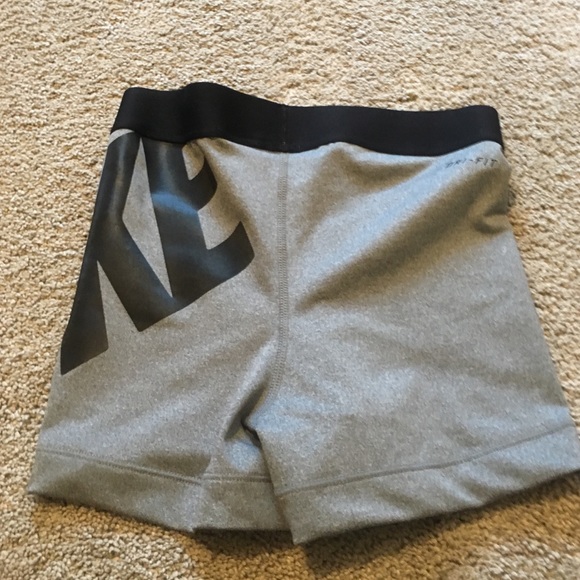 Nike pros - Picture 2 of 4