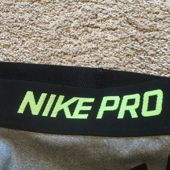 Nike pros - Picture 3 of 4