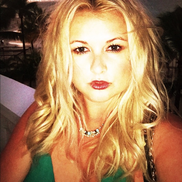 Meet your Posher, Anna - Picture 2 of 4