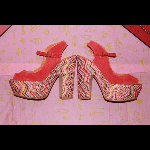 Italian Geometric Peeptoe Heels - Picture 2 of 4