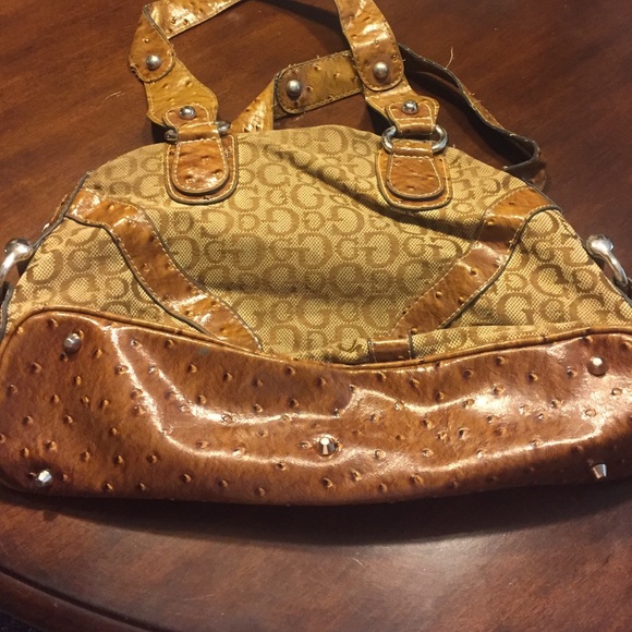 Guess purse - Picture 4 of 4