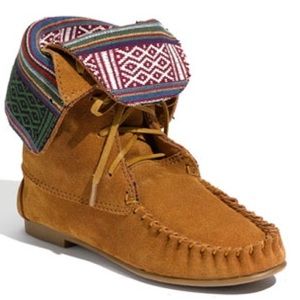 BLACK. Steve Madden. Slouch, moccasins.