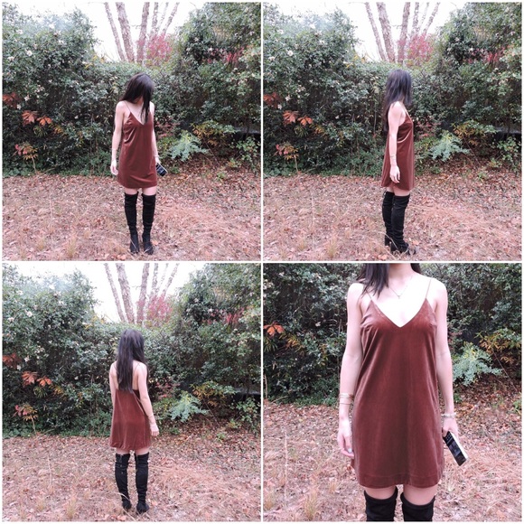 🚫Sold🚫✨Velvet Crush Dress - Picture 4 of 4