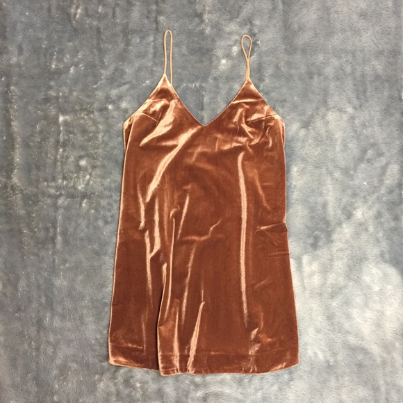 🚫Sold🚫✨Velvet Crush Dress - Picture 2 of 4