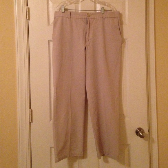 Izod "Saltwater Straight Fit" chinos